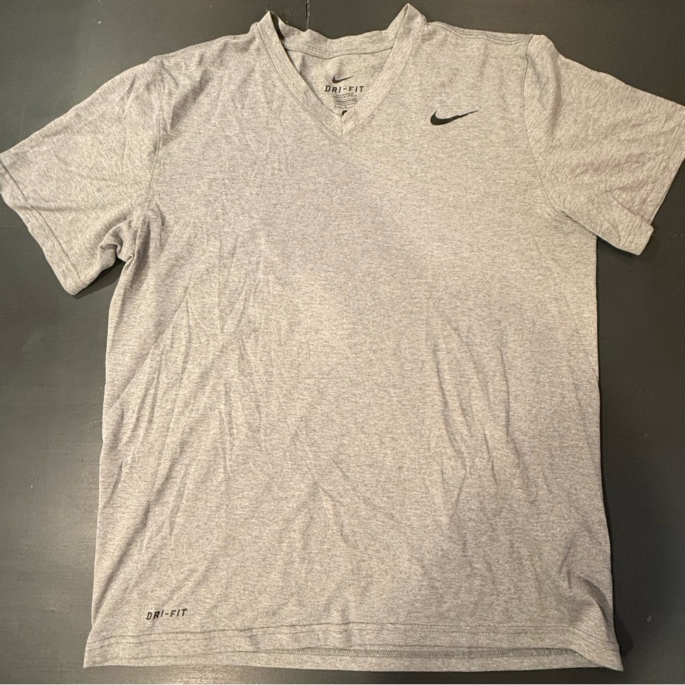 Nike Gray V Neck Performance Dri Fit Active Top Men’s M
